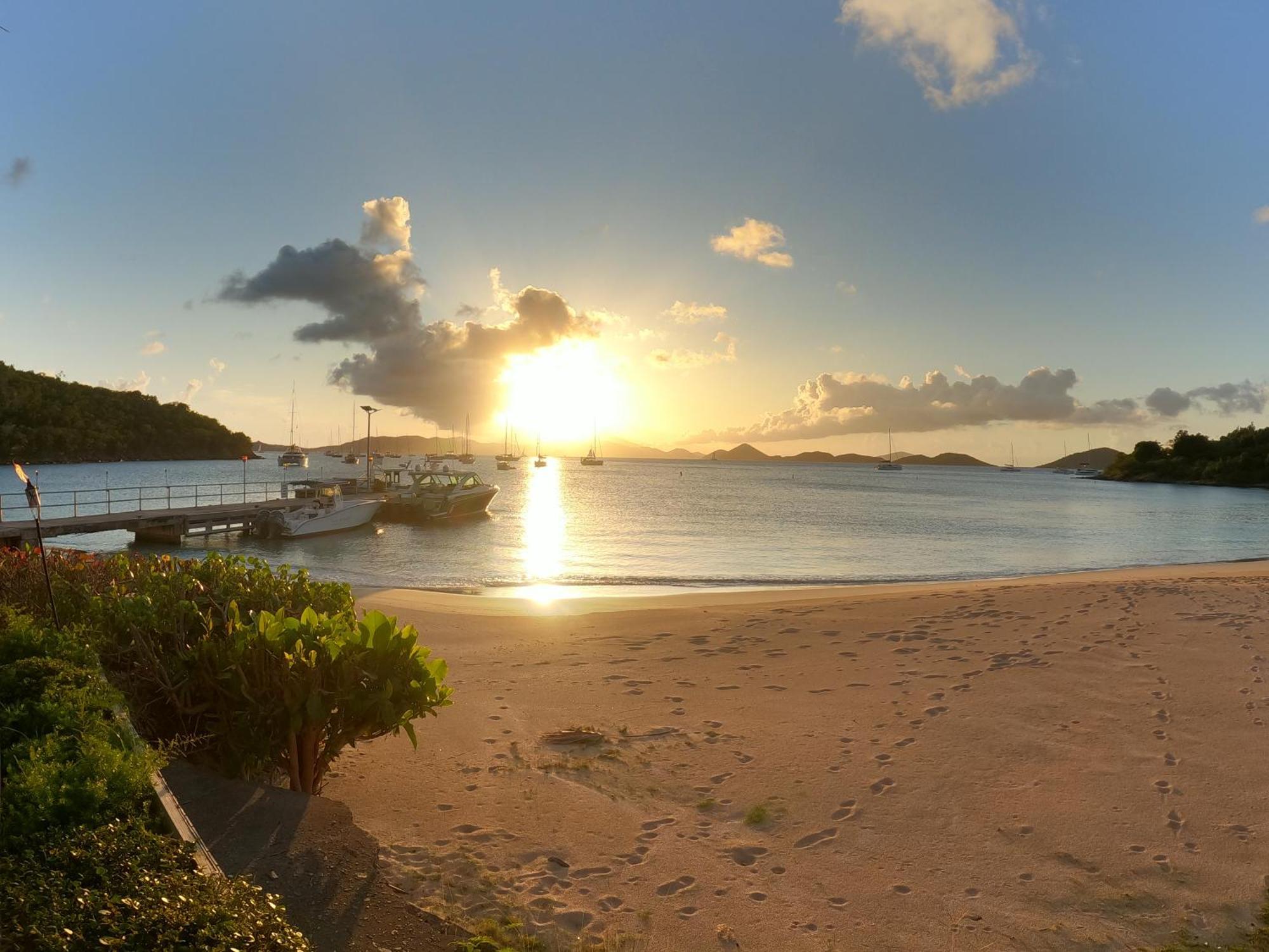 Beautiful Honeymoon Suite At Sunset Serenade Cruz Bay Esterno foto